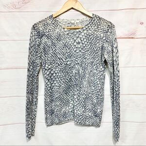 Joie Gray White Snakeskin Long Sleeve Crew Neck Light Weight Sweater